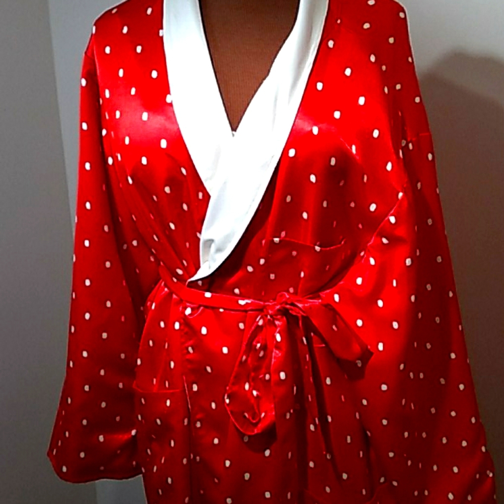 Ladies XL Robe in Red with White Polka Dots